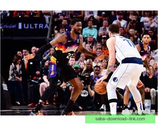 里夫斯谈艾顿与海斯挡拆风格各异 选择正确是关键