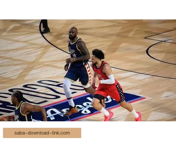 NBA历史首次父子连线 詹姆斯传球布朗尼外线三分命中